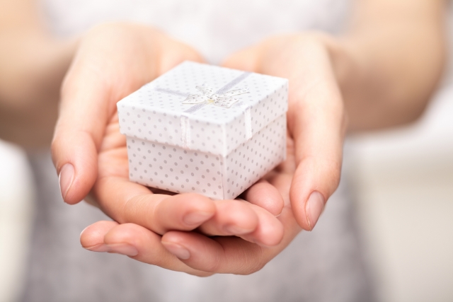 プレゼント用の図書カードの購入方法って ラッピングはしてもらえるの やしまる辞典